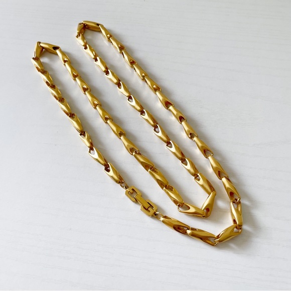 Givenchy vintage matte gold bike link style chain necklace - Picture 3 of 8